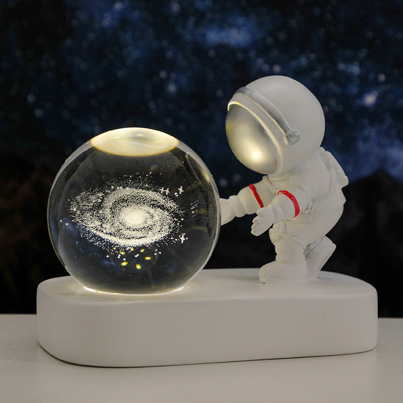 Galaxy Astronaut Crystal Ball Night Light – USB Powered Warm Lamp for Bedroom & Gifts